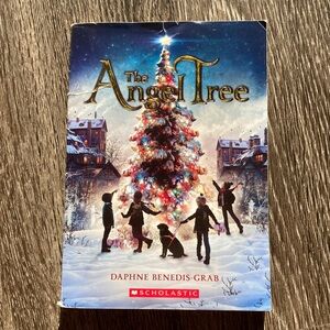 📕 3/$10 Scholastic's 'The Angel Tree' Book